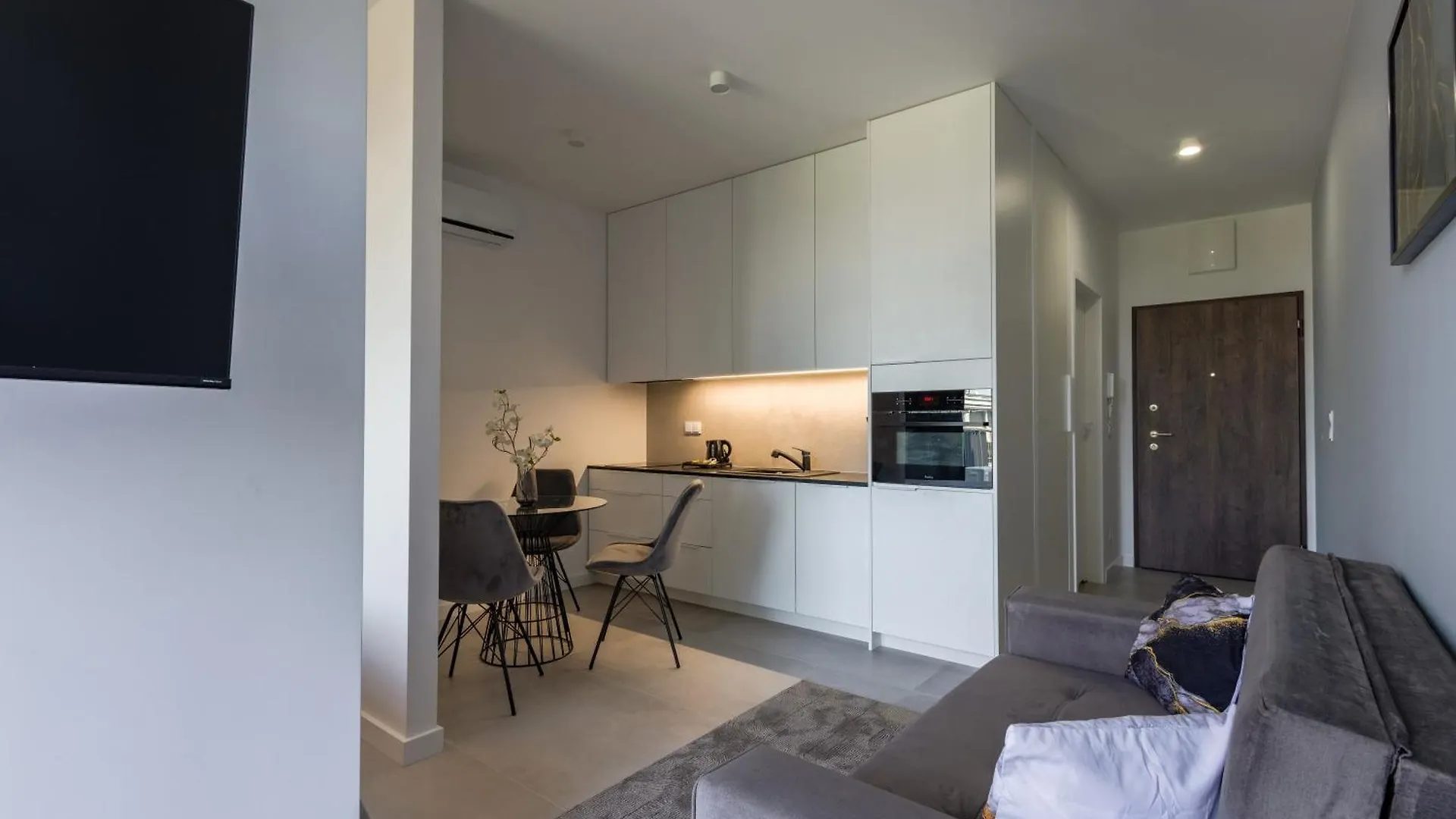 Central House Apartments Warsaw 0*,  Poland